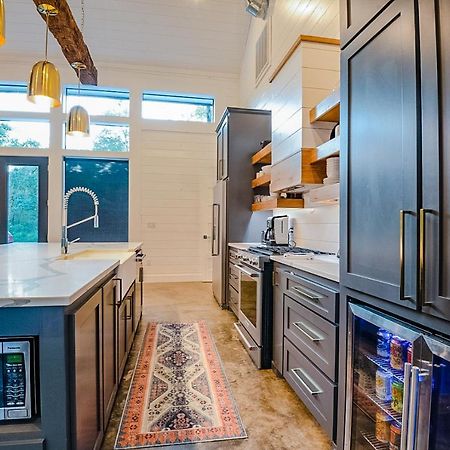 "The Barndo" 4Br Luxury Cabin, Hot Tub, Fire Pit, Bunks, Arcades, Playhouse! Брокен-Боу Экстерьер фото