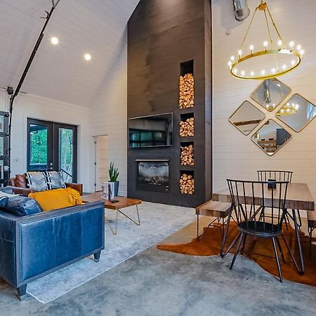 "The Barndo" 4Br Luxury Cabin, Hot Tub, Fire Pit, Bunks, Arcades, Playhouse! Брокен-Боу Экстерьер фото